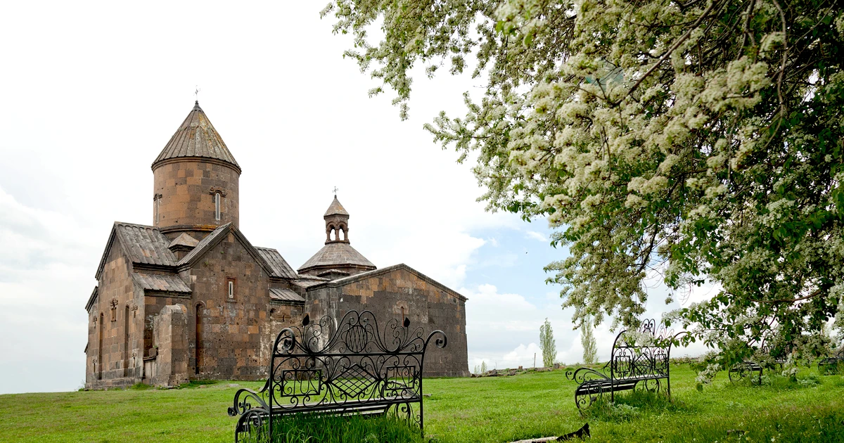 Армения: древние монастыри и живописные пейзажи